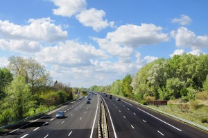 En application de la loi Macron du 6 août 2016, l'Arafer contrôle notamment les procédures de passation et d’exécution des marchés de travaux, fournitures et services des concessionnaires.